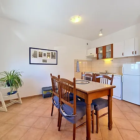 Apartman Culic-1 By Interhome